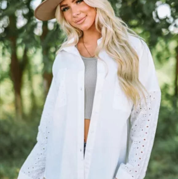 New White Eyelet Detail Oversize Shirt - Picture 3 of 12